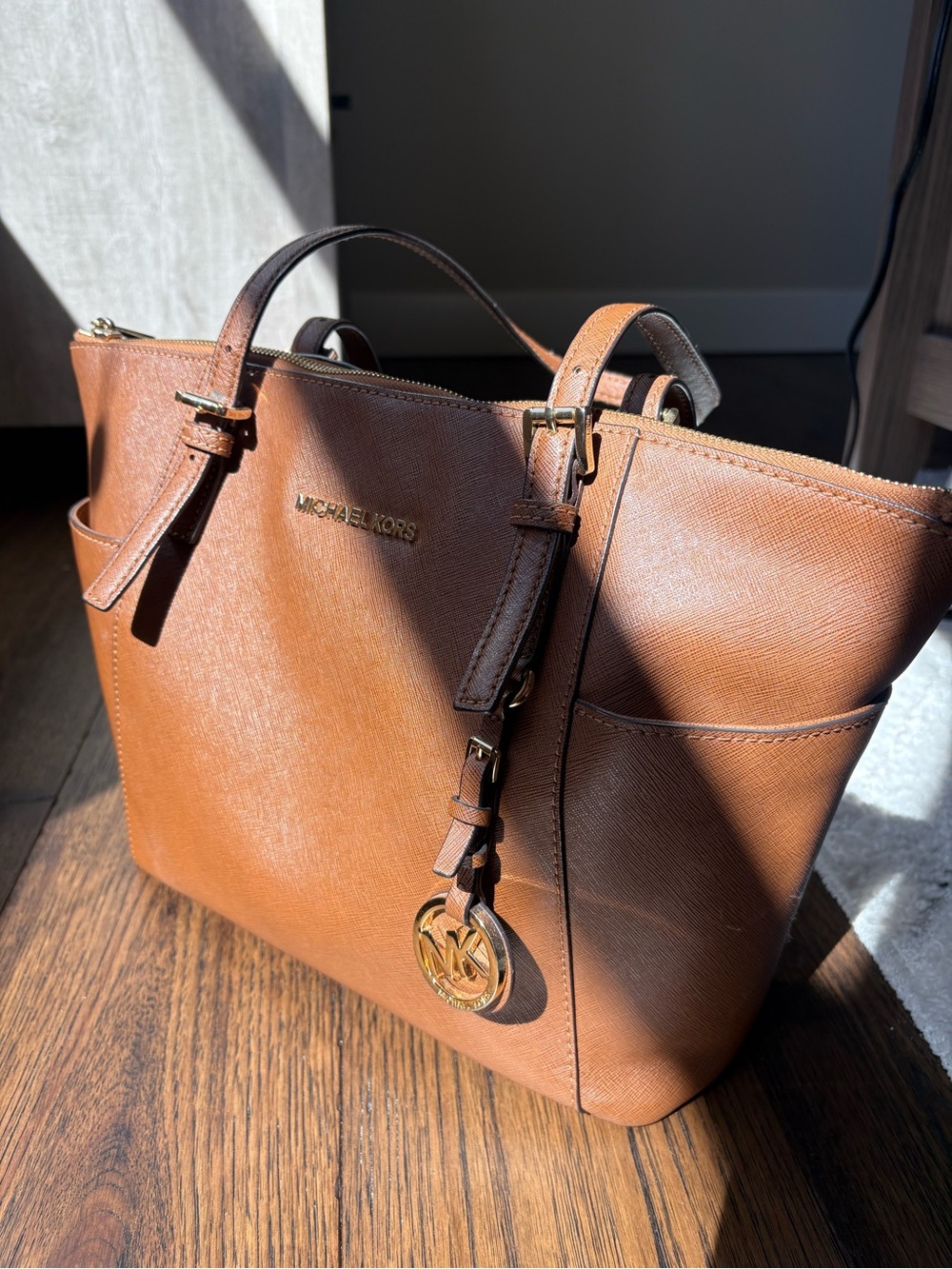 Michael Kors Jet Set Tote Bag Cognac Brown Saffiano Leather Shoulder Purse